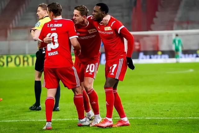 大连英博1-0战胜申花，首次晋级足协杯四强
